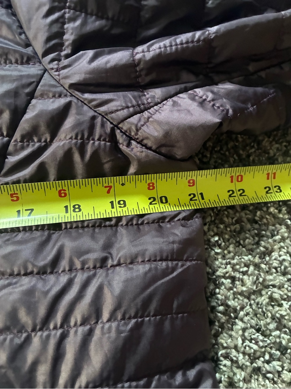 Patagonia Nano Puff Women’s Quilted Puffer Jacket - Obsidian Plum Large EUC - Picture 5 of 6